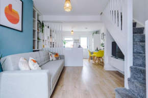 Stylish 2-bed home in Chester City-Centre by 53 Degrees Property, ideal for Couples & Small groups, Great Location - Sleeps 5